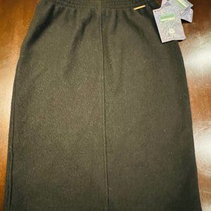 Geiger Pure New Wool Black Skirt Womens Size 36 Austria NWT